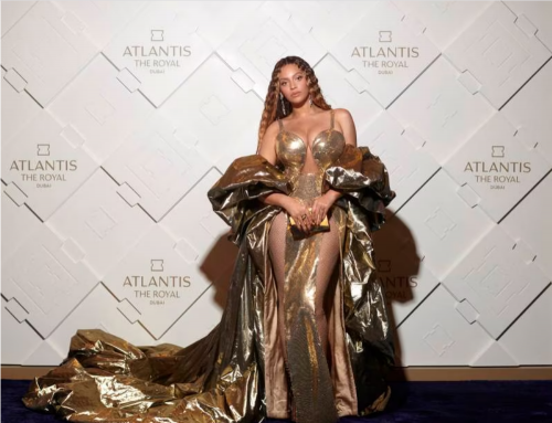 Beyonce walked the red carpet before her performance